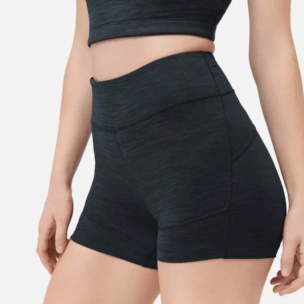 TWO PAIRS Outdoor Voices TechSweat 3.5" size XS